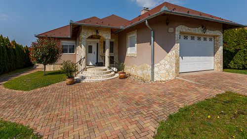  It is a family house for sale in Cserszegtomaj, built with traditional interior architectural features.