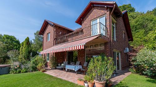 Exclusive Family House - Wellness Experience in the Heart of the Danube Bend
