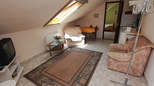 In Hévíz with a central location it is a studio apartment (28 m2) fully furnished and with all equipments for sale.