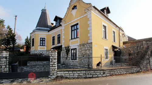 For sale at the central of Balatonfüred a beautiful old villa, which in 2000 had a full renovation 