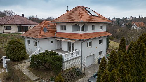 Panoramic view.  The three-story family house is for sale in a garden area with many possibilities, only a few minutes' drive from the city Hévíz and Keszthely.