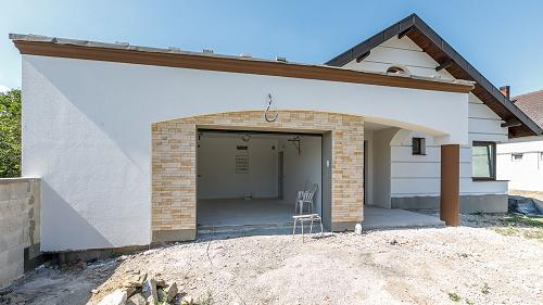 New built property.  In a quiet street of Zalacsány it is a modern family house for sale.