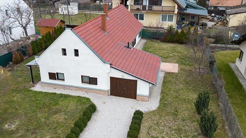 Cozy, renovated land house is for sale in Gyenesdiás.