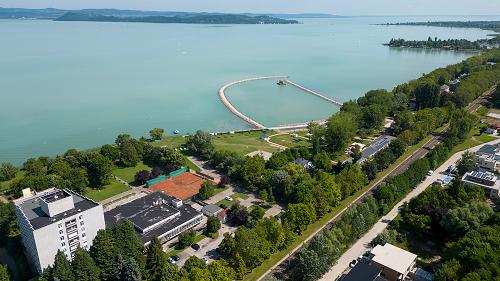 In Balatonszárszó, it is a project for constructing of several holiday units for sale on the 1,853 m2 area of a property currently functioning as a resort. In connection with the details of the real estate, please contact our sales colleagues.