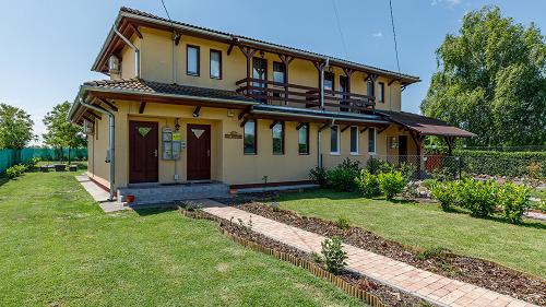 Lakhatásra vagy akár kiadásra tökéletes befektetési lehetőséget kínál ez az ingatlan, közel a Balatonhoz.