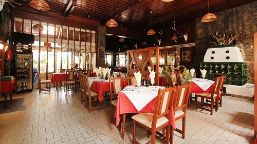 In Keszthely-Kertváros, close to Hévíz (3 km) it is a well-located restaurant with a regular clientele for sale.